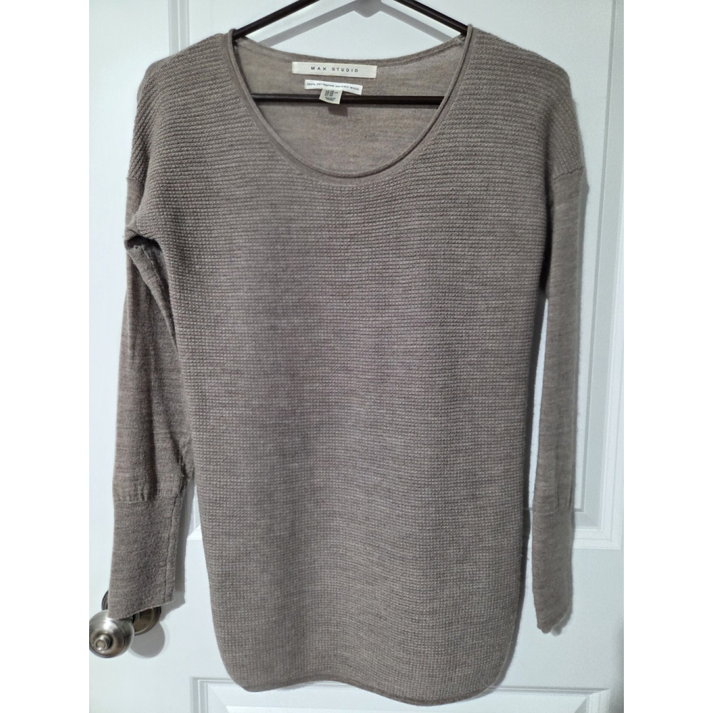 Max studio scoop neck 100% extra fine merino wool sweater XS Oatmeal Granola
